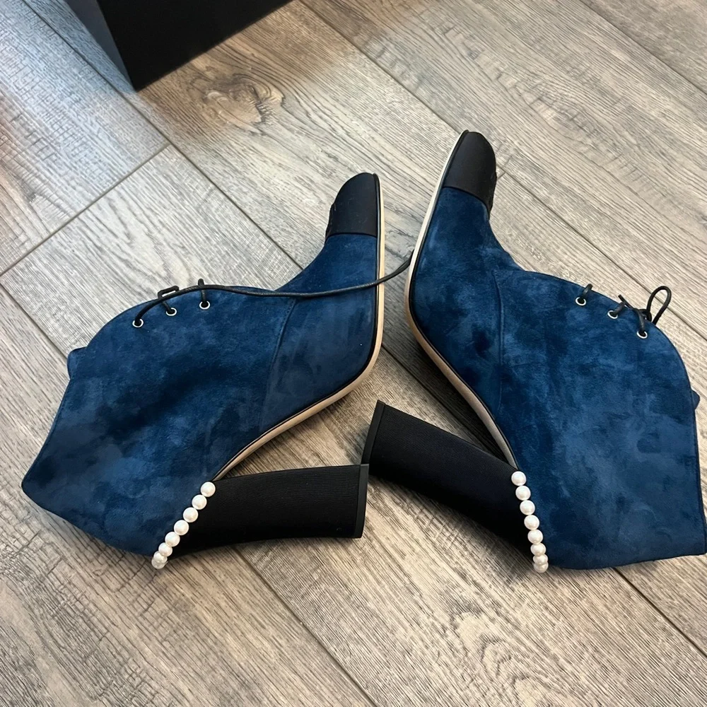 💙🤍Chanel Pearls/ Suede Booties🤍💙 - Picture 7 of 10